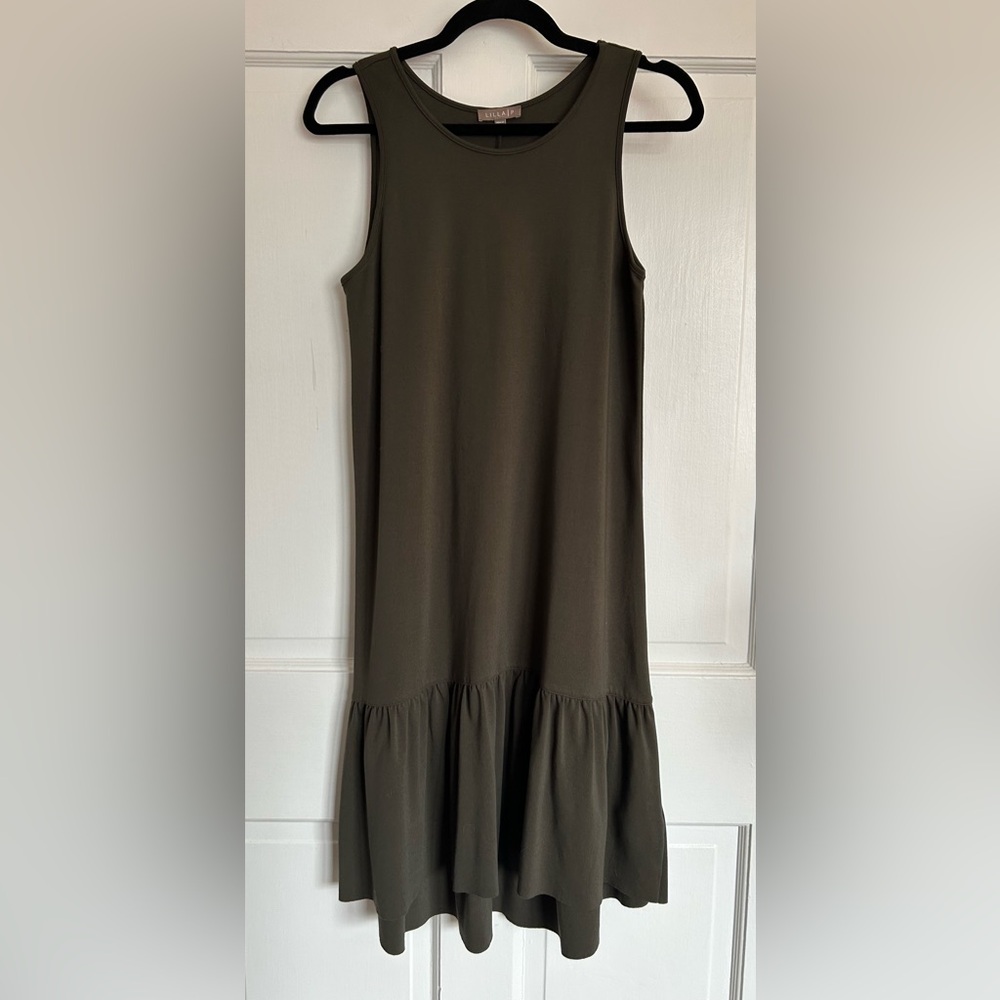 NWOT Lilla P Dress Women’s Small Sleeveless Crewneck Ruffle Hem Gray Brown